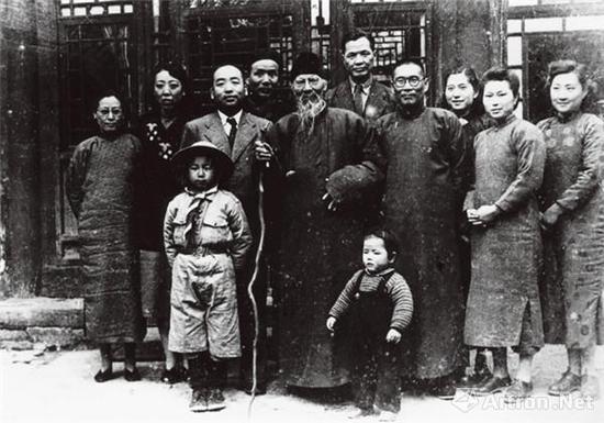 1948�꣬���ʯ�����Ⱦ�򸾼����˺�Ӱ��ǰ����һΪ��ʯ�����������������Ϊ��С�ɣ�