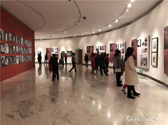 ����ʮ�����й������ҵļ��䡪�����ű���ͬ��2������չ���ֳ�