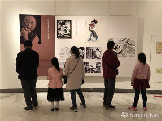 ����ʮ�����й������ҵļ��䡪�����ű���ͬ��2������չ���ֳ�