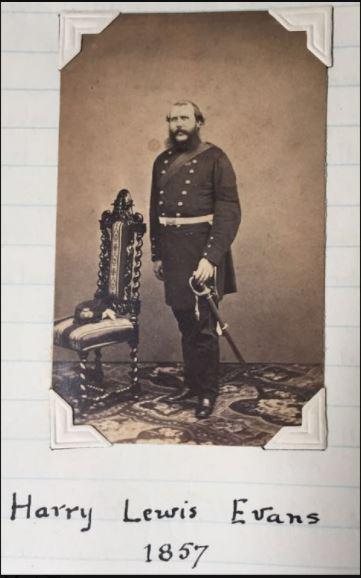  ��������֮ǰ��ӵ���ߡ�Ӣ��������У�����q����˹�q����˹��Harry Lewis Evans��