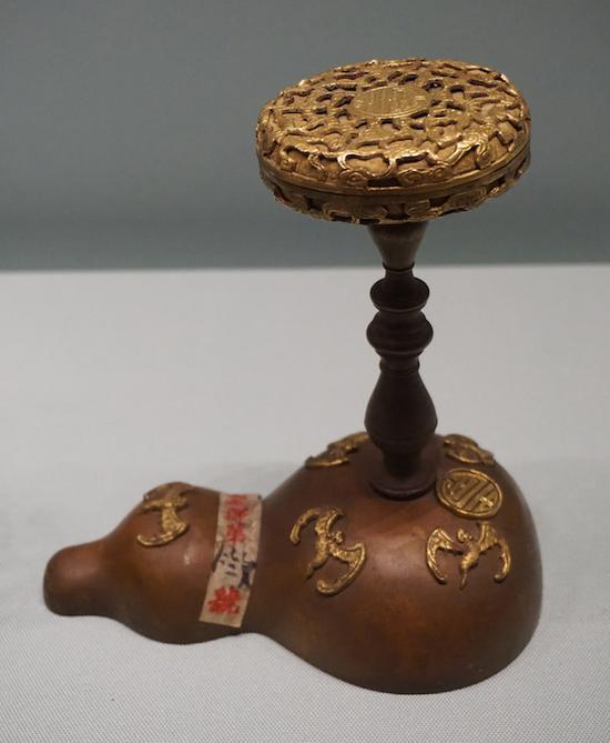 ��ʯͭ�̽����ƺ�«��ů�� ��Ǭ¡