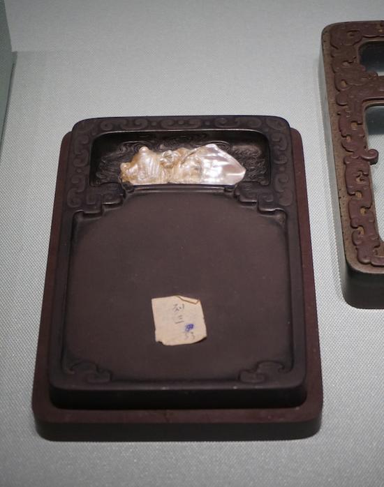 �ɻ���ʯǶ�����⣨�ɻ�ʯ�У������