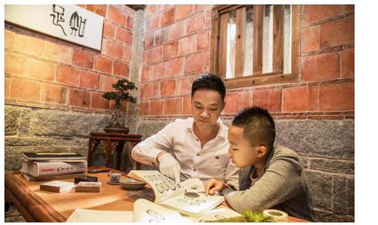 ��ͼһ����־�������ڸ���һ�������Ǯ֪ʶ�������һ�ִ���