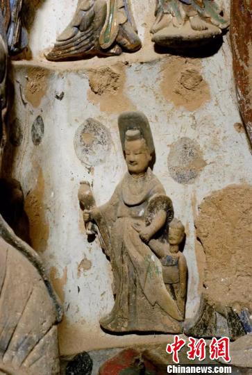 ���ɽ142�߱�κĸ�ӹ����ˡ����ɽʯ�߹�ͼ