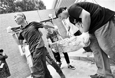 ����Բ��԰���ļ��������ͷ�ӽֵ����´������ؼҡ�����Ӱ/���� Ԭ��