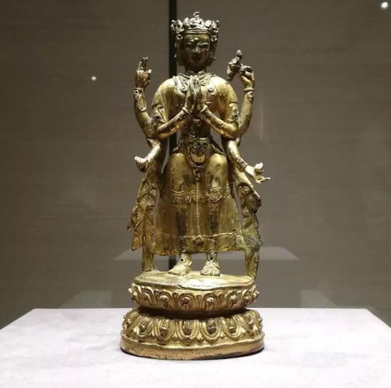 �������