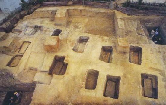 ��侹ų��ڵķ�ɽ������