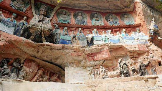 ����ʯ�̱���ɽȺ����