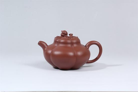 艺术家刘军作品 上合桃壶 泥料:朱泥 年代:2017 容量:250 CC