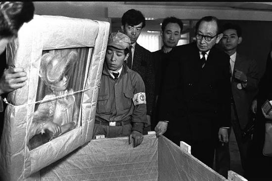 1959�꣬�����黹���ɷ���Ʒ����ͼ����ƷΪ��ŵ����Ʒ